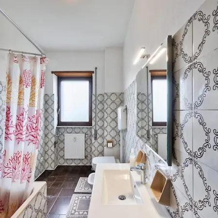 Arish Downtown Venice Guest house
